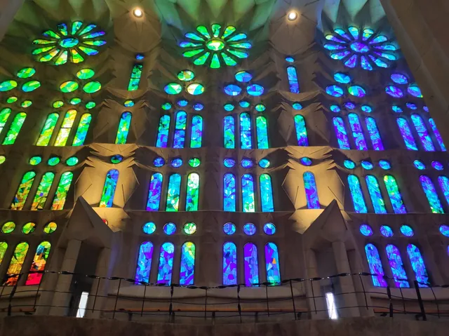 Barcellona: le vetrate colorate della Sagrada Família